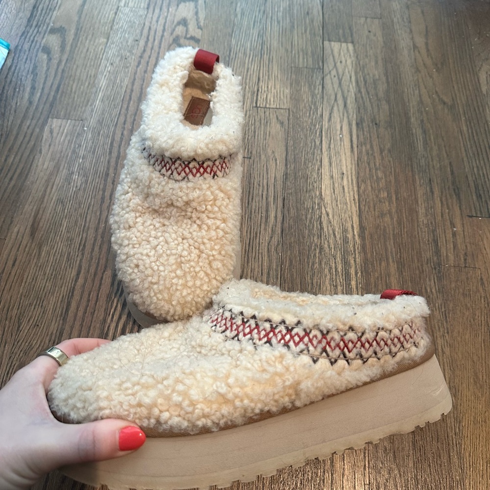 UGG Cream Sherpa Slip-On Slippers with Red Stitching